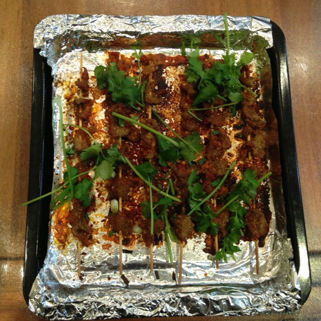 生烤羊肉串