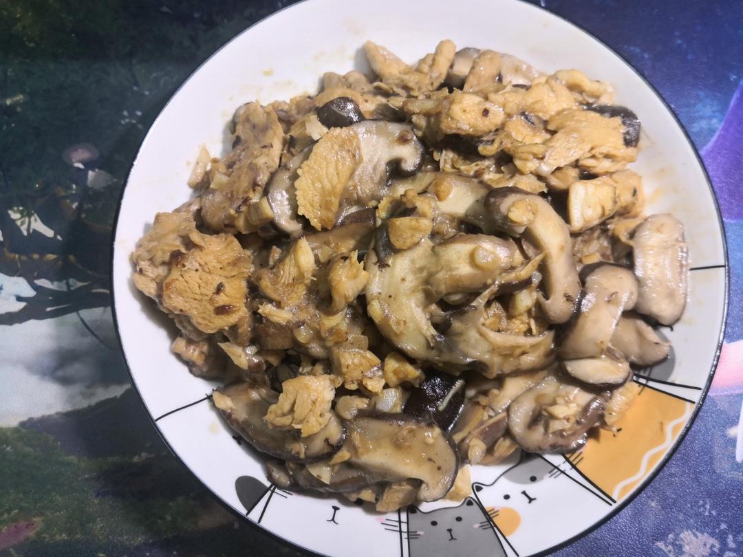 香菇滑鸡片/香菇炒鸡胸肉