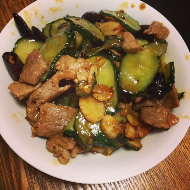 黄瓜炒肉片