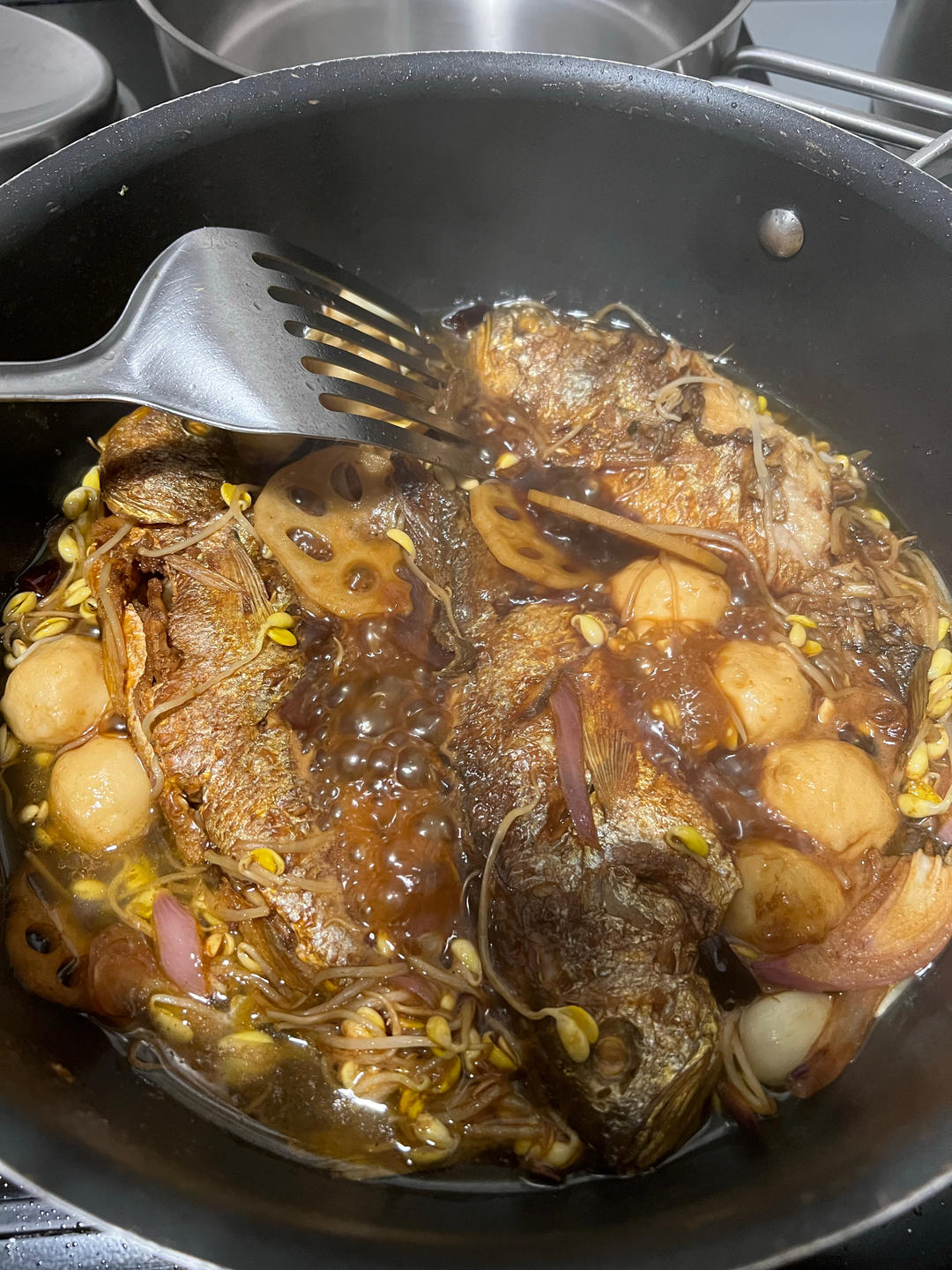 红烧黄鱼—鱼皮不破的小窍门