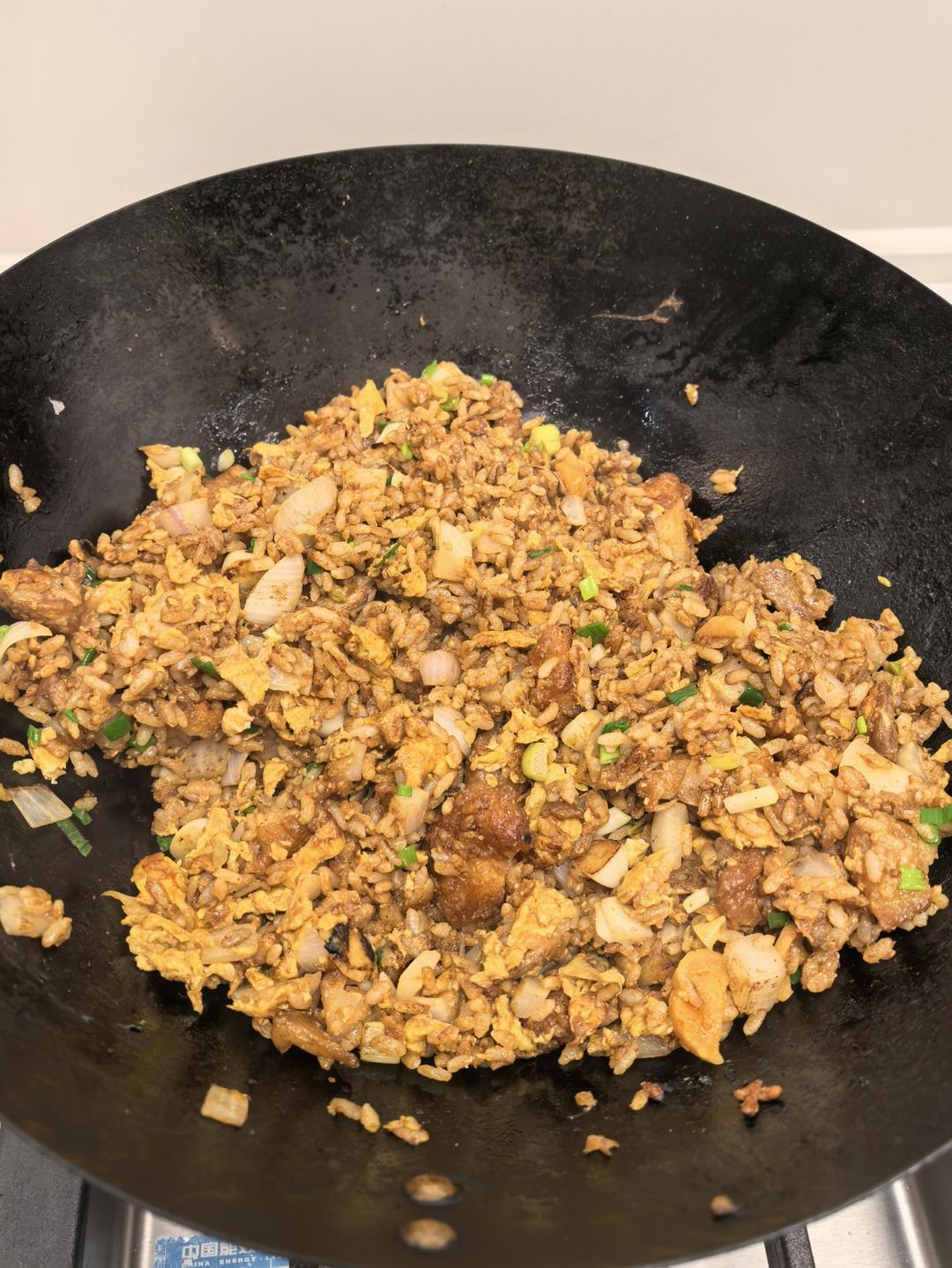 邻居抢着来我家吃土豆香肠炒饭，原来这么香！
