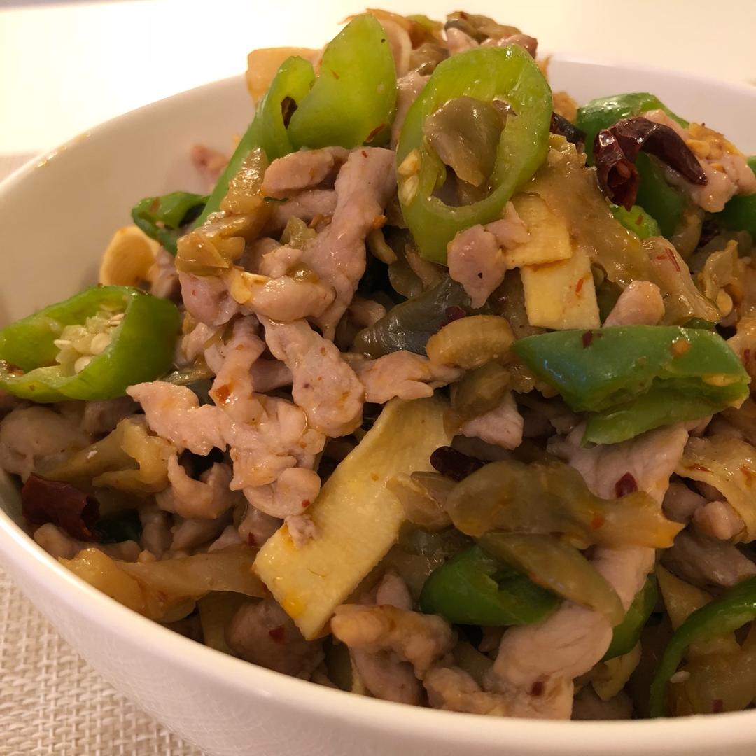 青椒豆腐皮炒肉丝