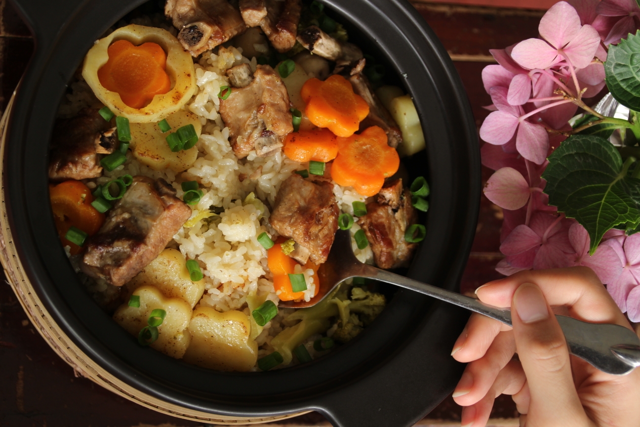 砂锅排骨焖饭的做法
