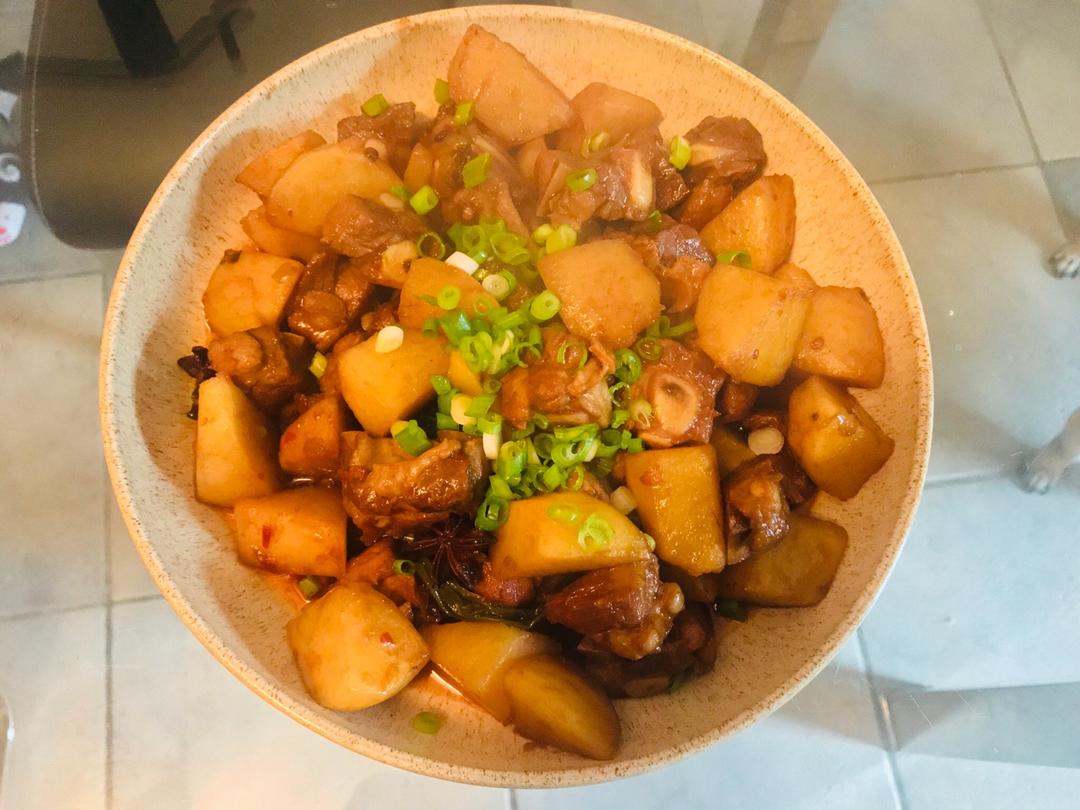 土豆烧排骨