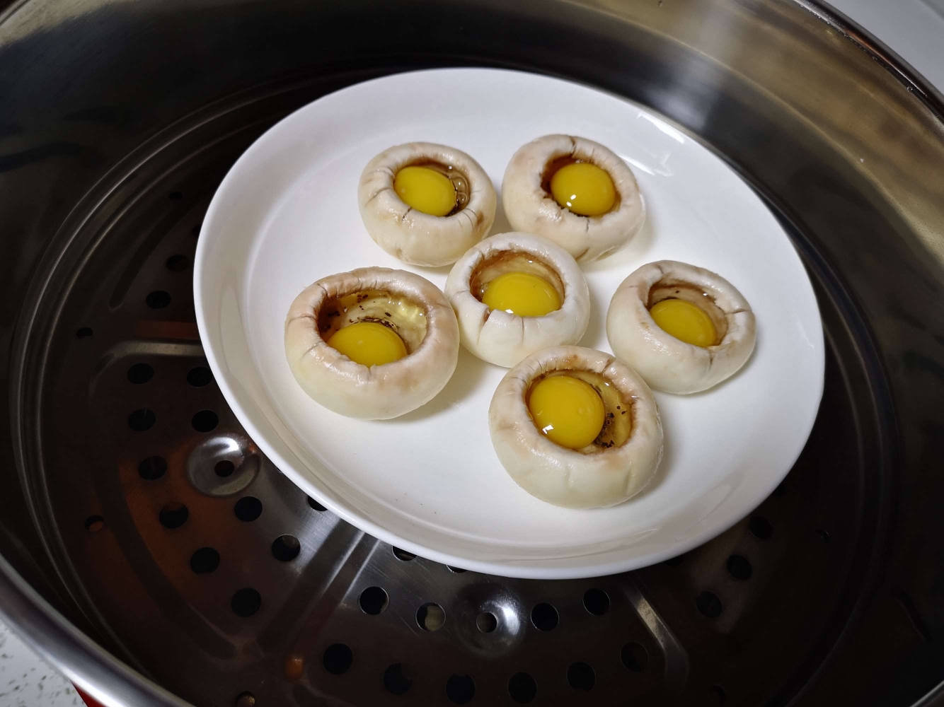 口蘑酿蛋的做法 步骤8