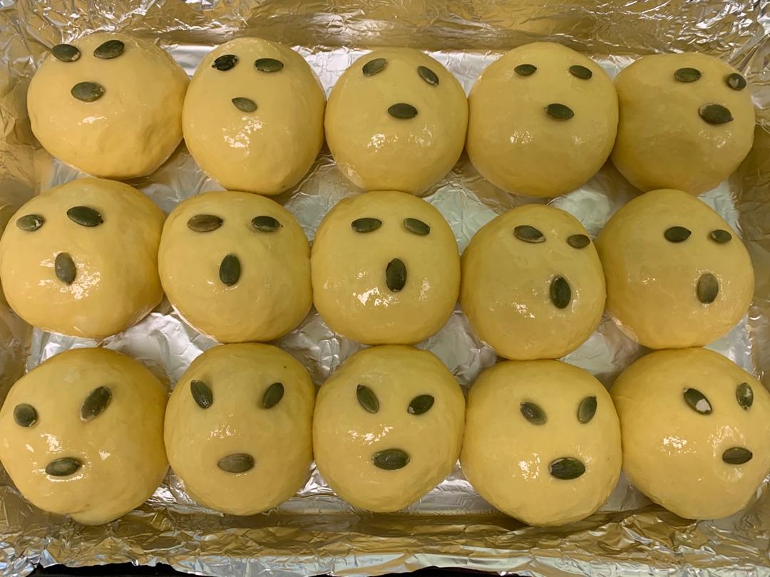 南瓜奶油小餐包（一次发酵）