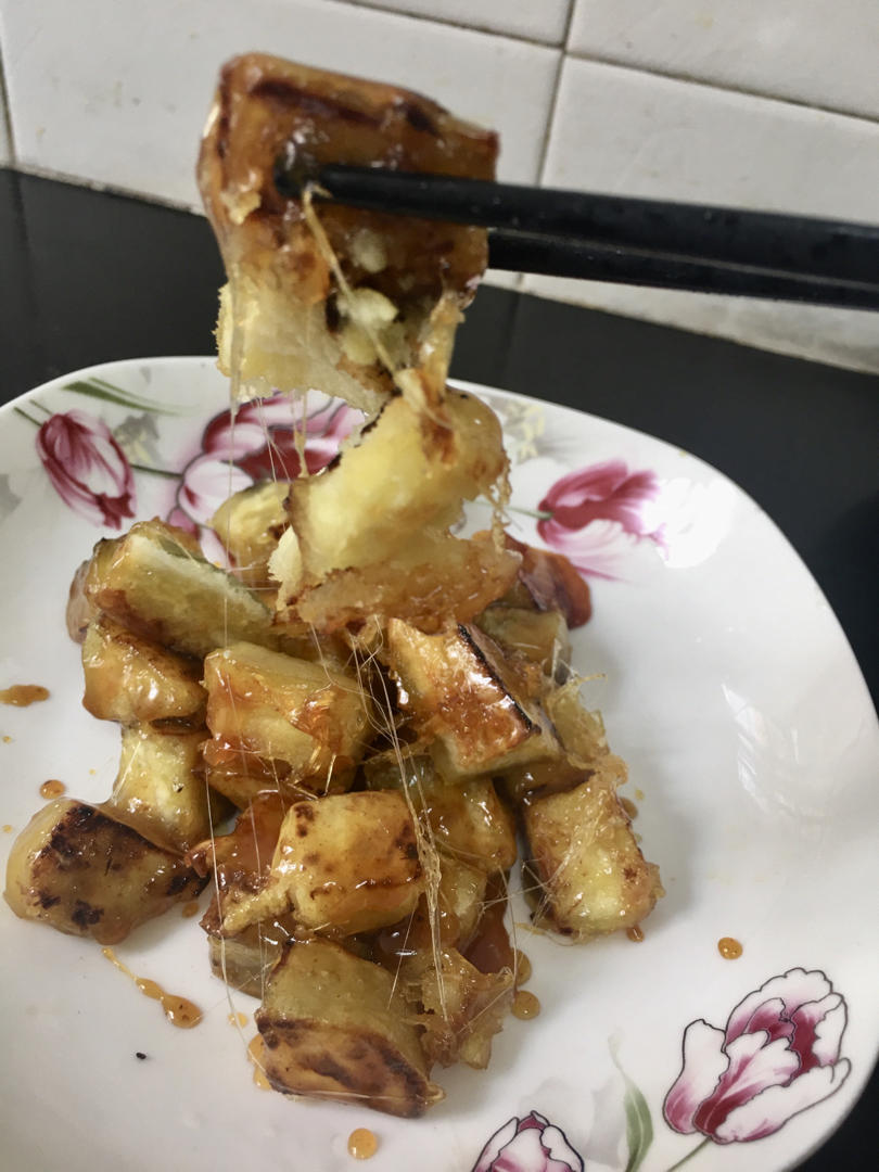 厨师长教你：“拔丝红薯”的家常做法，口感爽脆又清甜，先收藏了