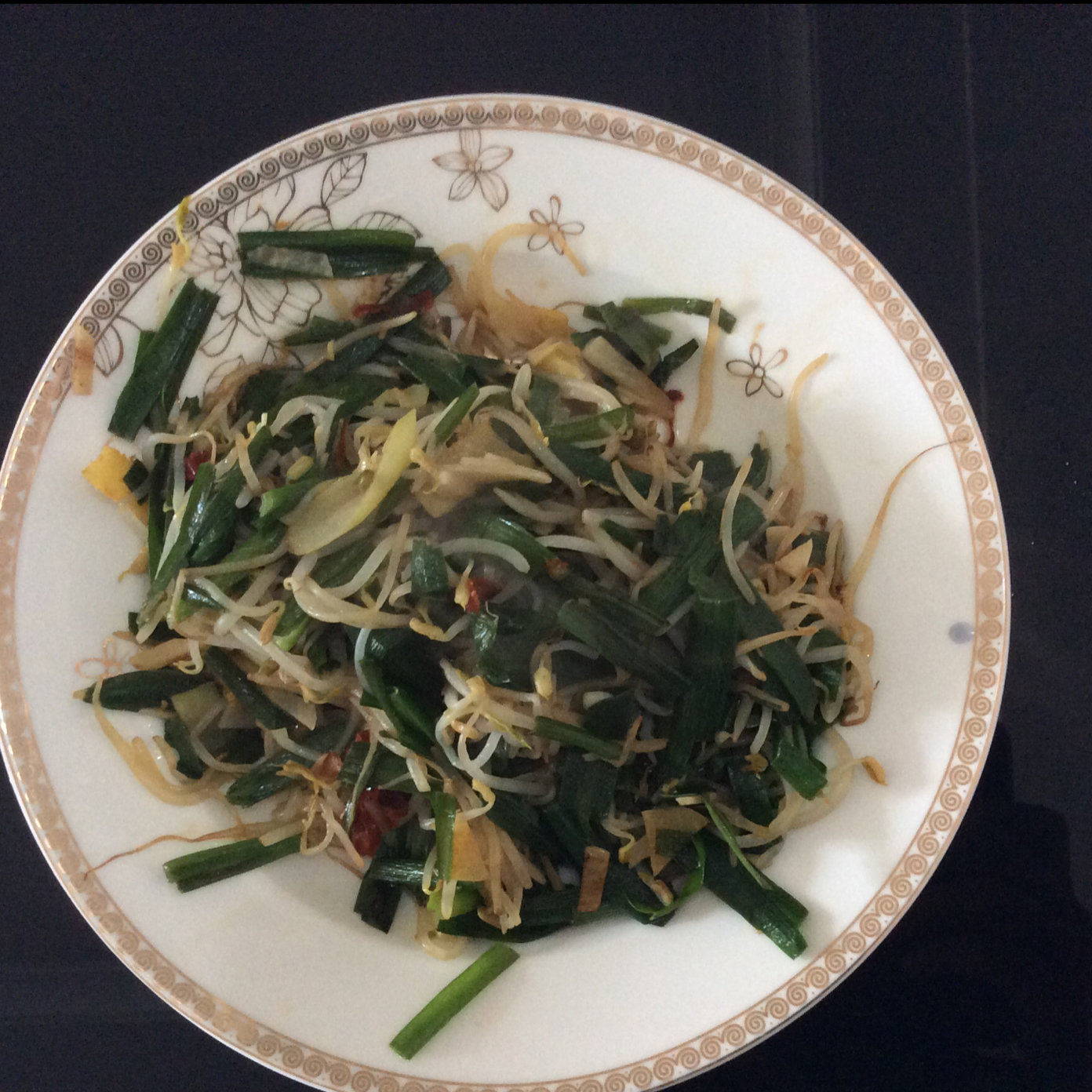绿豆芽炒韭菜