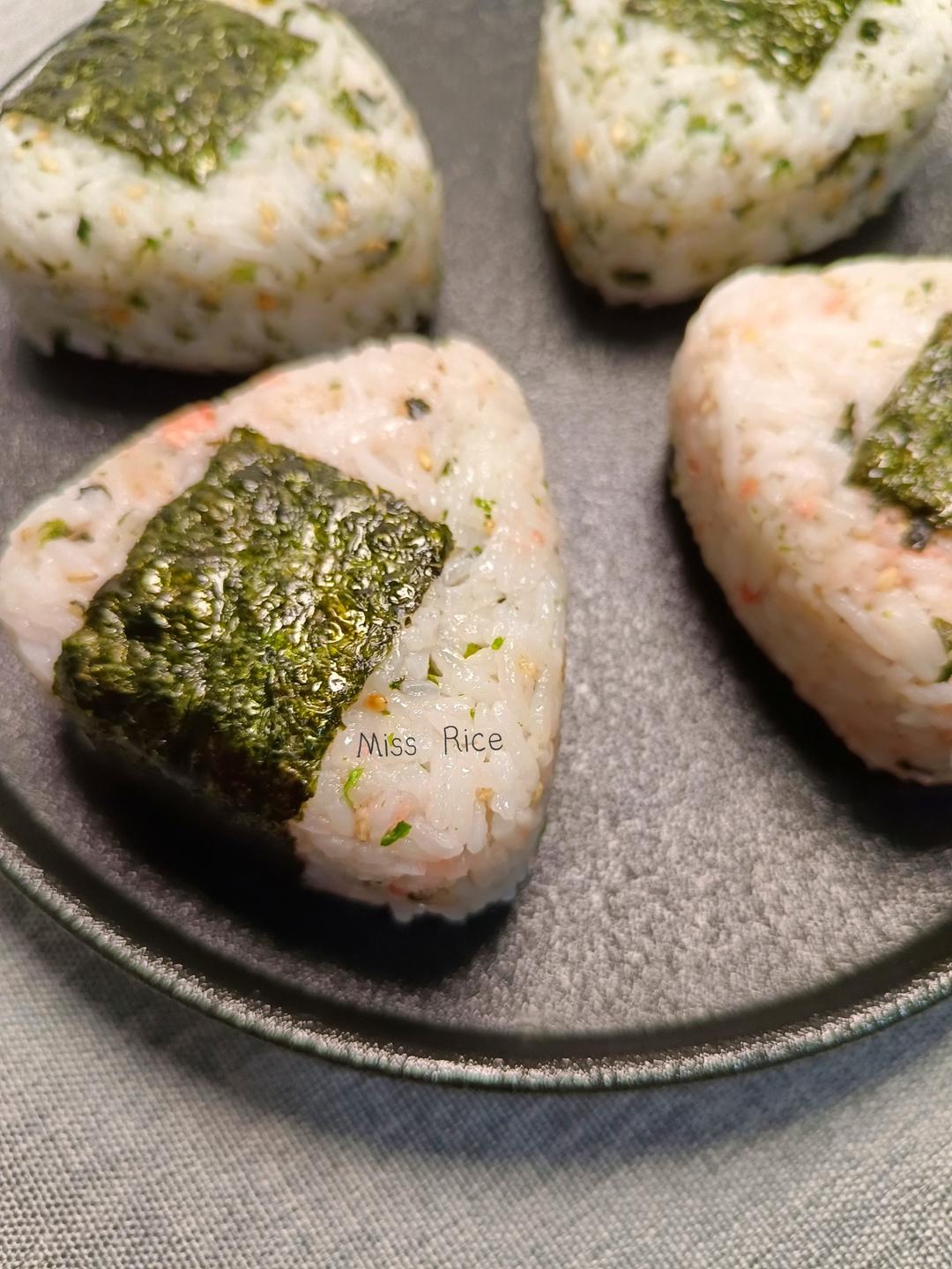 海苔肉松/金枪鱼饭团🍙