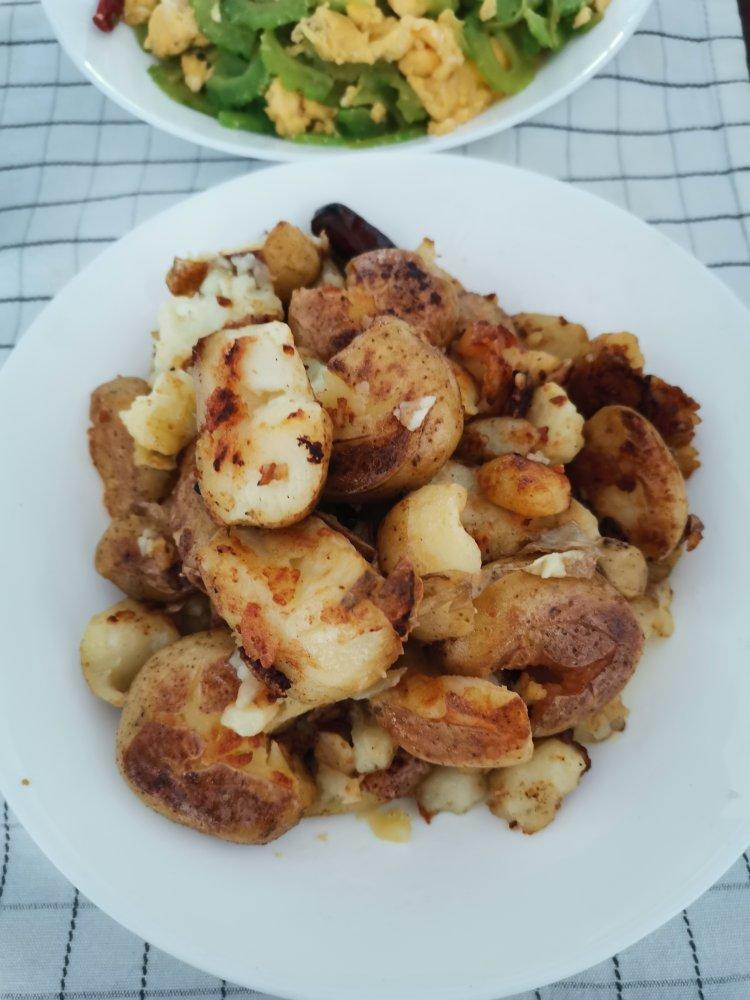 麻辣干锅小土豆