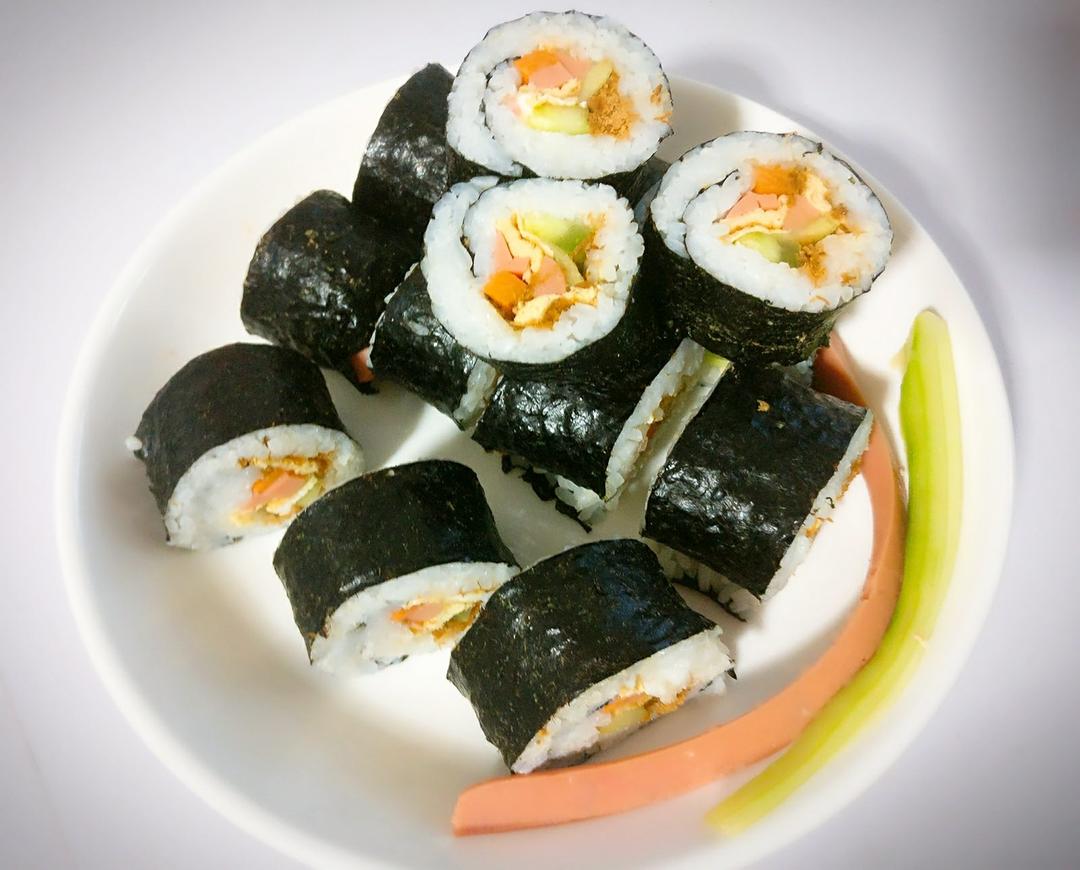 小荷兰做的紫菜卷寿司