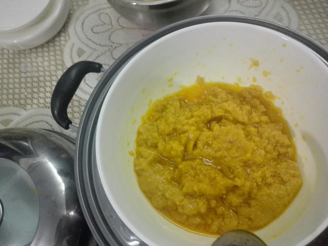 咸甜的味道刚刚好：港式金沙奶黄月饼（含金沙馅做法）