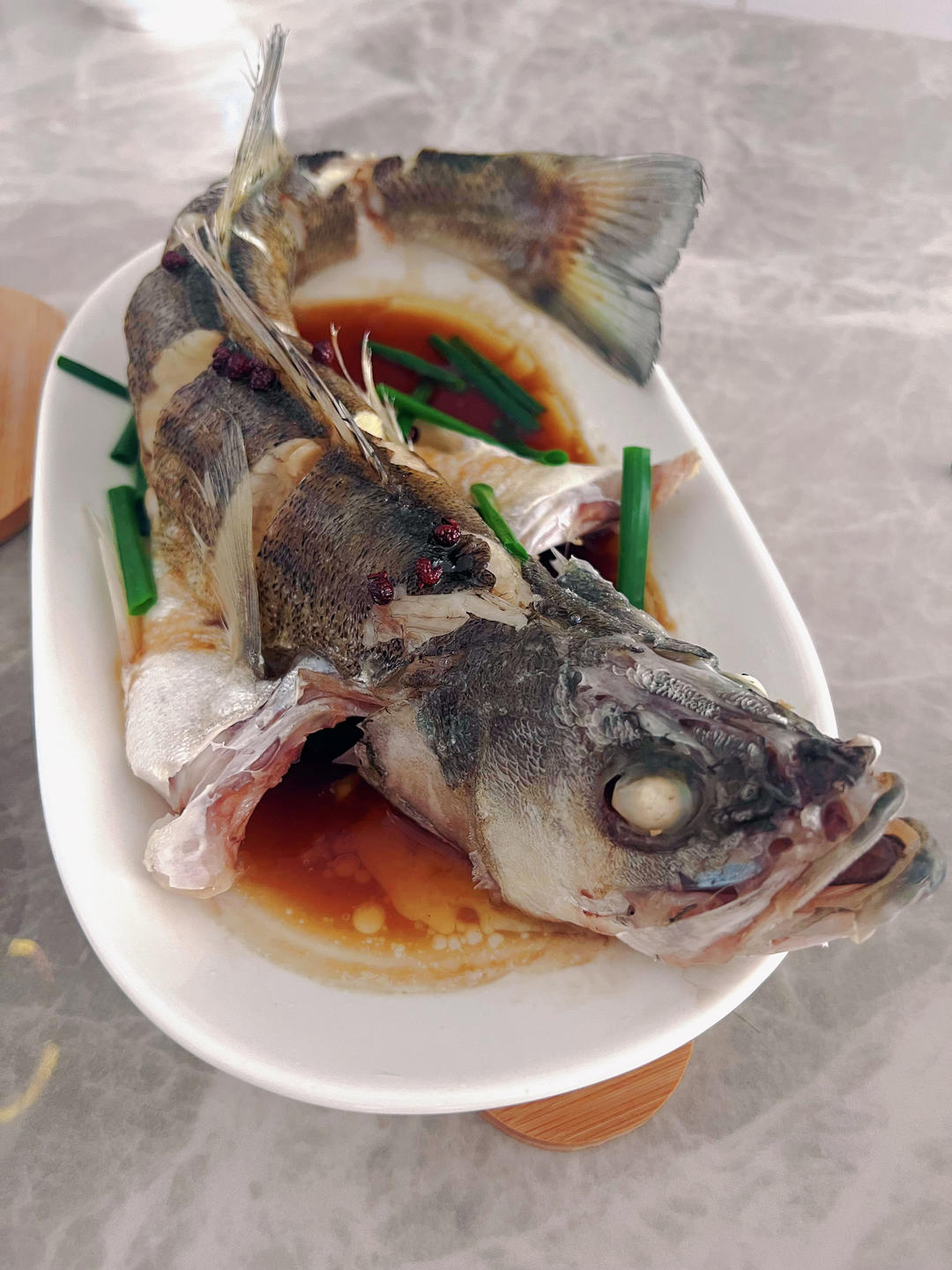 10分钟做 清蒸鲈鱼 （附切鱼图解）