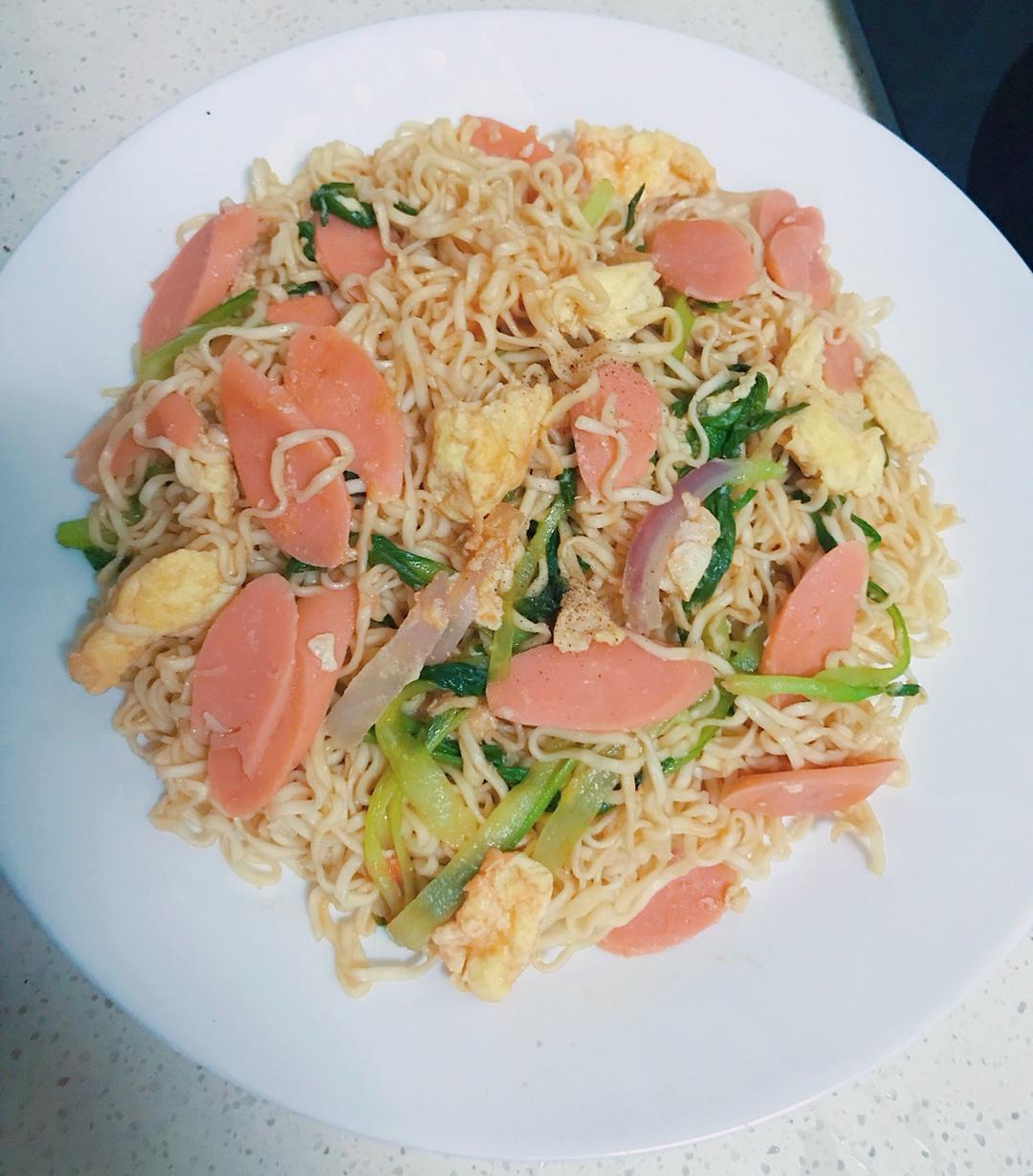 路边摊风味炒方便面