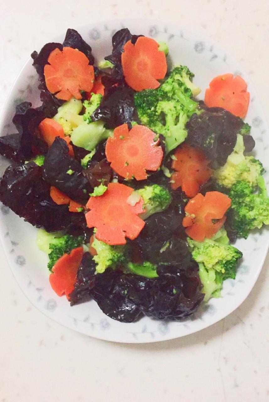 花椰菜炒木耳