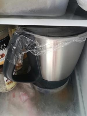 冷冻法揉面5分30秒出膜的酸奶肉松小方包的做法 步骤3