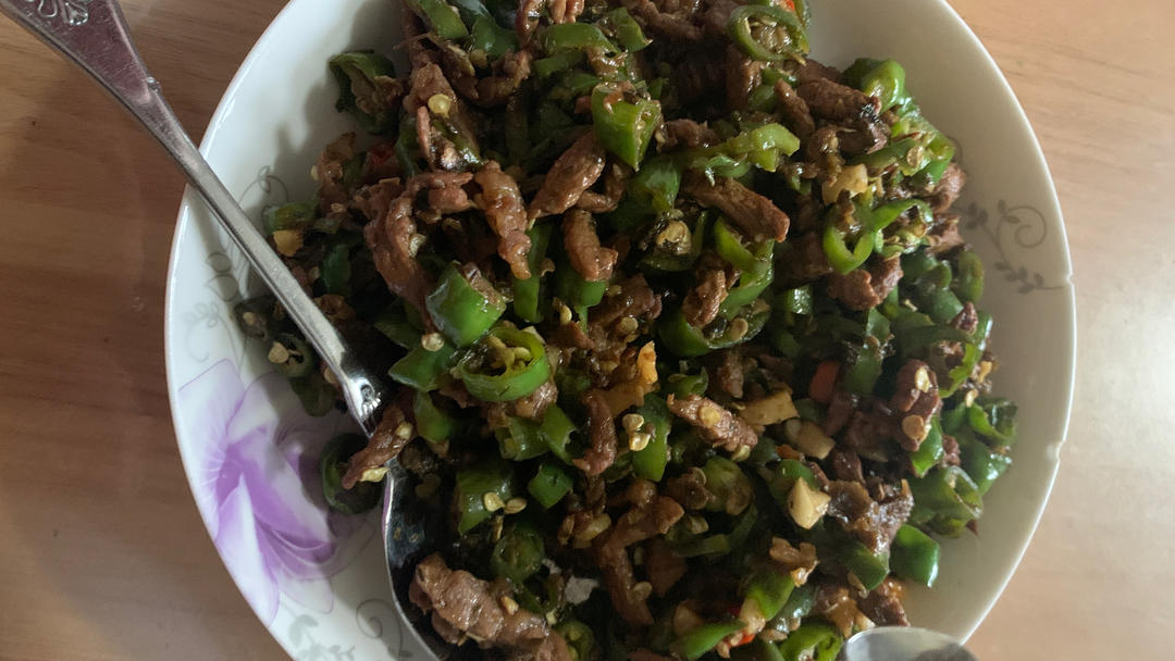 米饭克星-双椒碎米芽菜炒肉丝