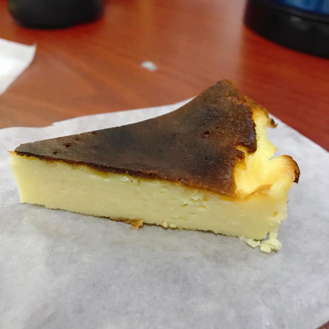 巴斯克式烤芝士蛋糕[超简单][搬运]