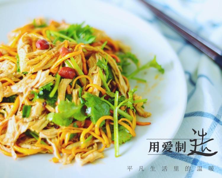 凉拌鸡丝（适合夏天吃的低热量菜）