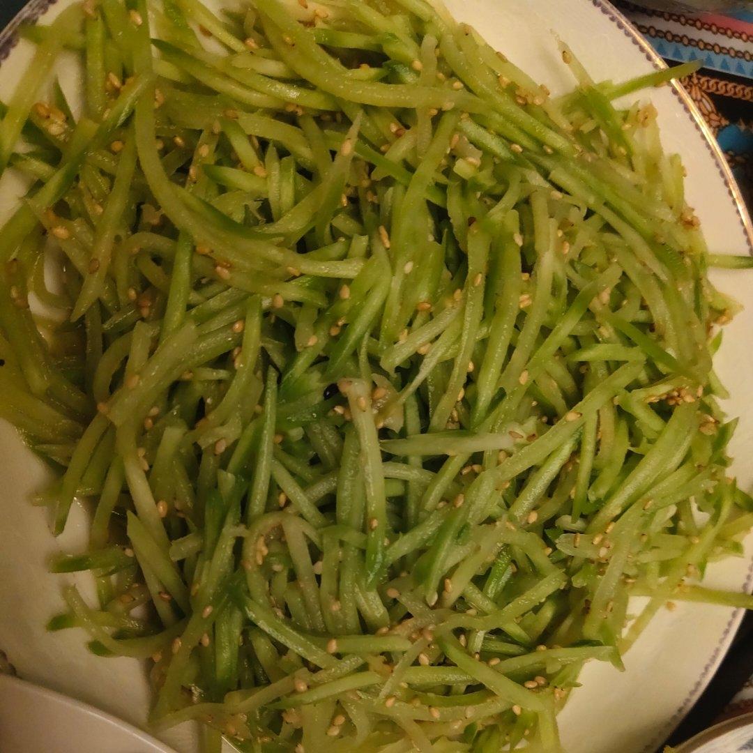凉拌青萝卜丝