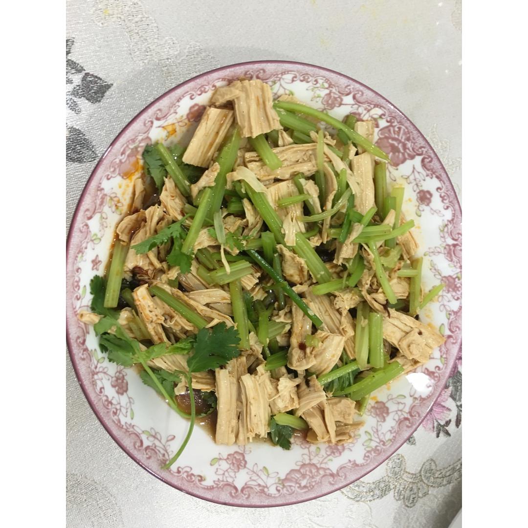 西芹拌腐竹