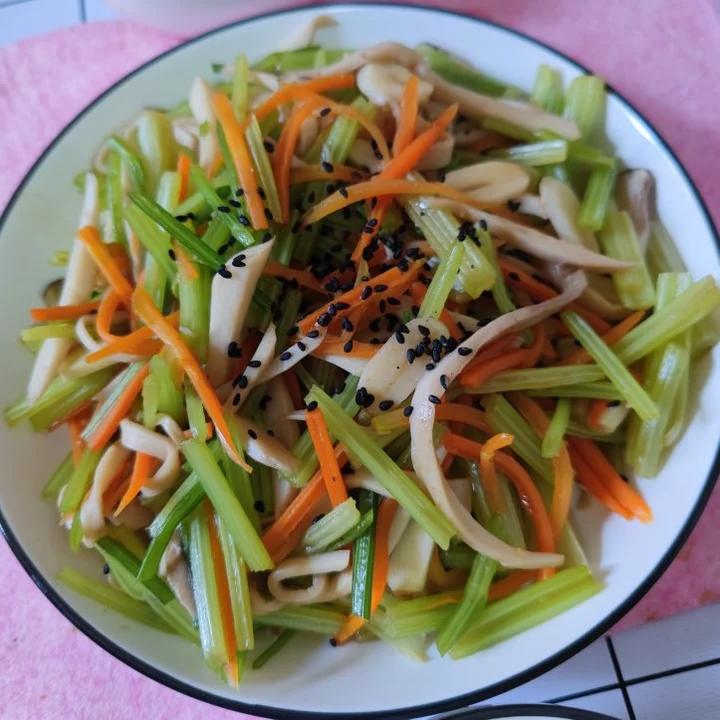 减脂餐素炒三丝