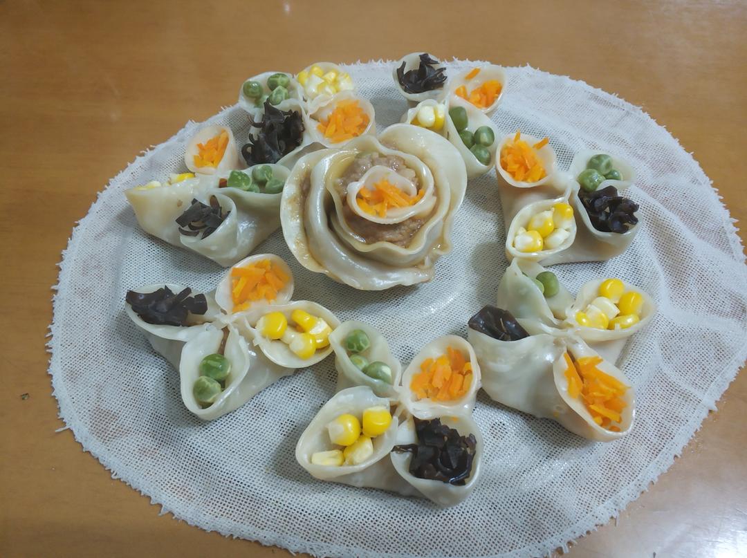 玫瑰花抱蛋虾饺