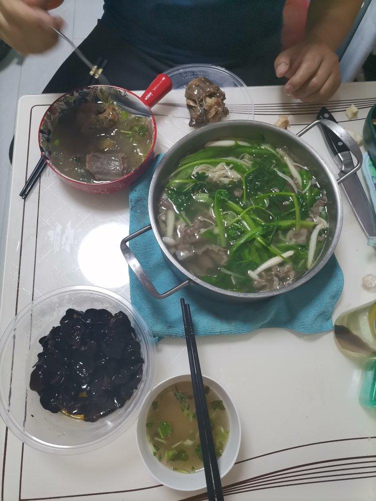 瘦肉金针菇汤
