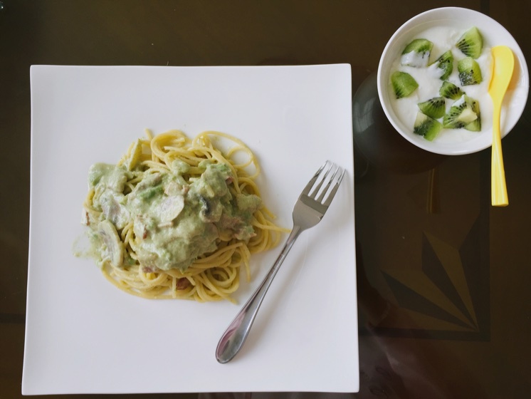 小清新牛油果火腿意面