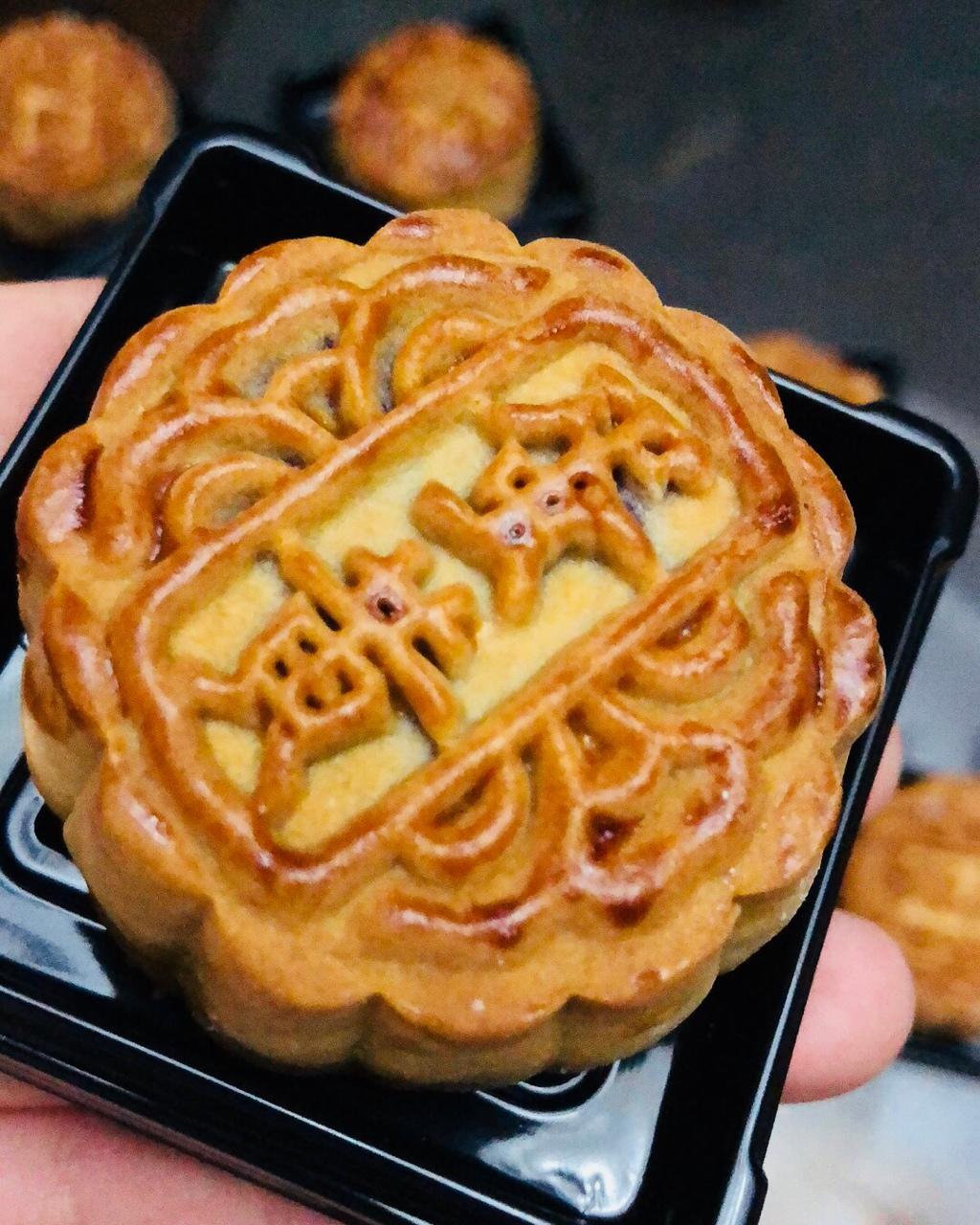 广式月饼——蛋黄莲蓉月饼