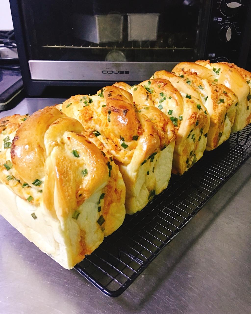 香葱肉松手撕吐司