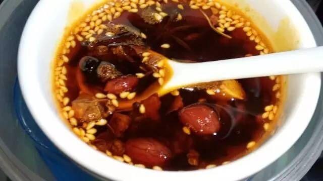 冬日必备的调料，红油豆豉速成法丨红油豆豉 · 圆满素食的做法