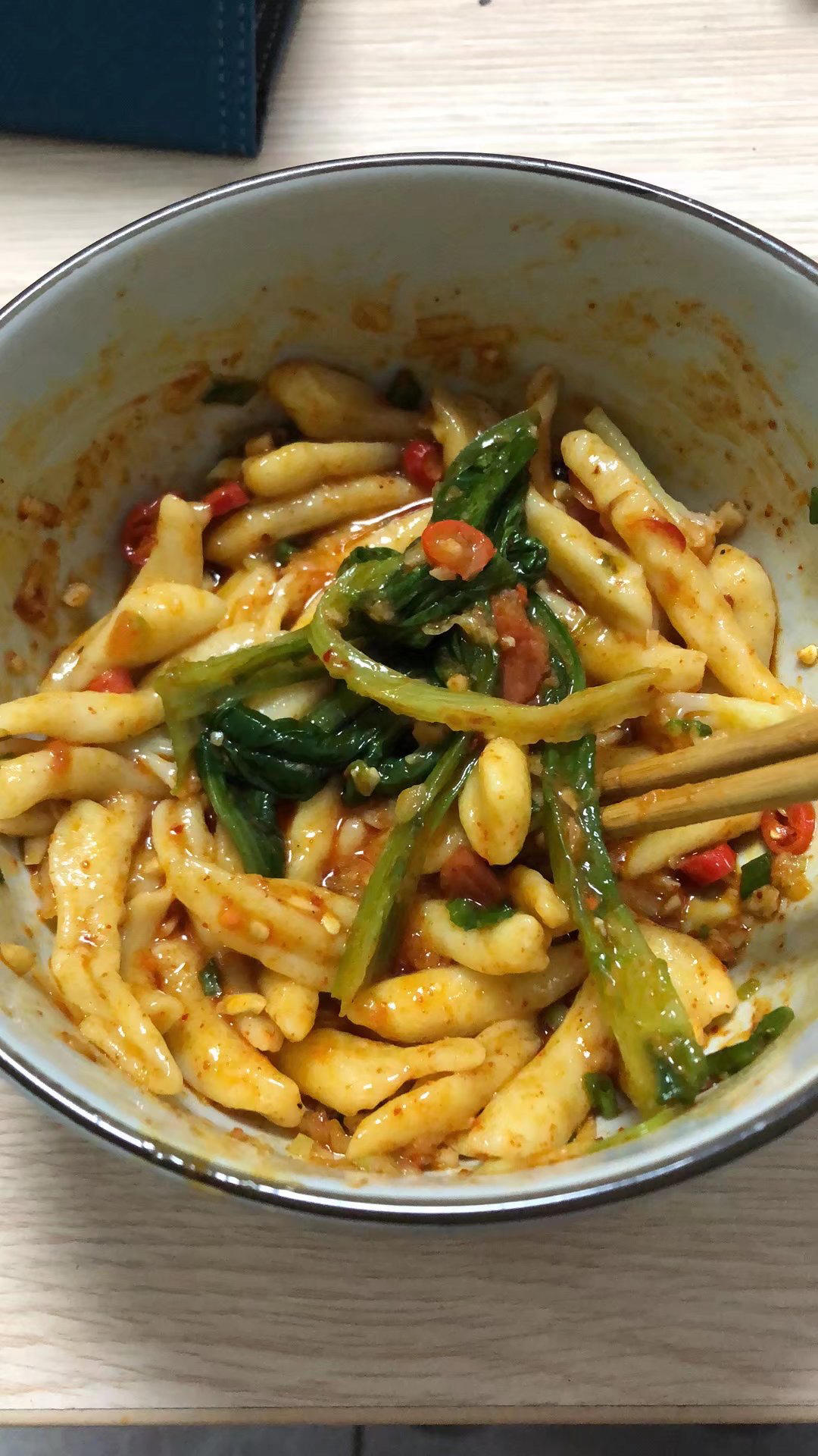 十分钟快手剪刀面，老公最爱的宵夜