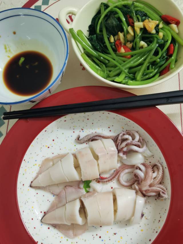 三分钟搞定的白灼鲜鱿