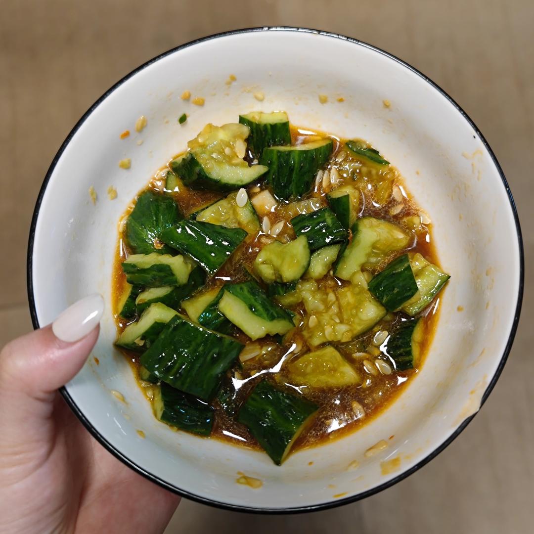 2分钟就能做好的《凉拌拍青瓜》