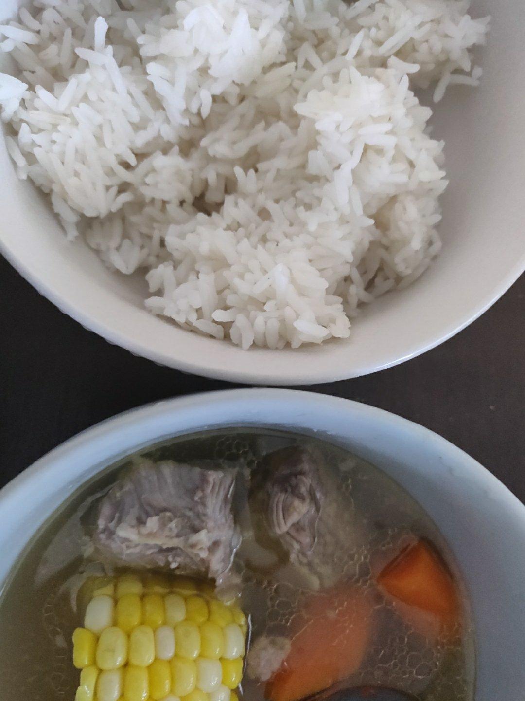 厨师长教你：“玉米排骨汤”的家常做法，营养又美味，先收藏了