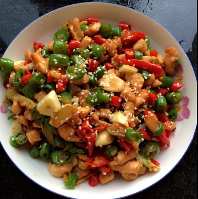 悠_悠baby做的双椒兔丁(重口味江湖菜)