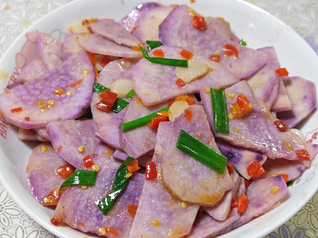 剁椒炒大脚板薯