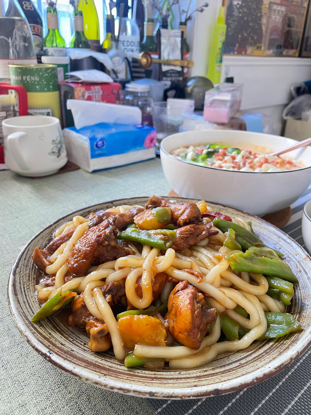“家常版大盘鸡”汤汁简直拌面拌饭泡饼利器！每次连汤带肉吃的一干二净～