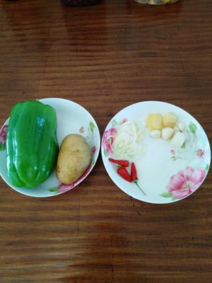 干锅土豆片 --豪吉川香汁的做法 步骤1