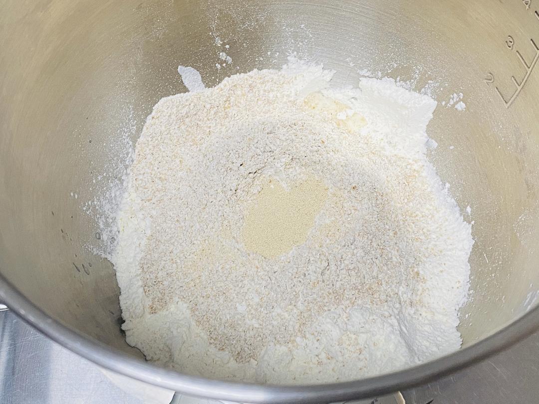 纯奶手撕吐司的做法 步骤1
