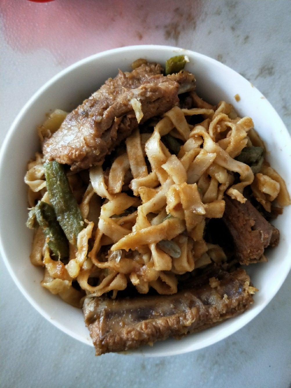 排骨豆角焖面