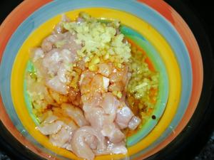 豌豆红萝卜香菇肉粥的做法 步骤3