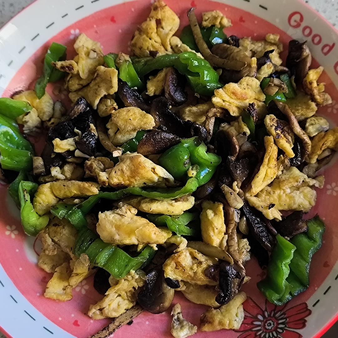 口蘑炒鸡蛋