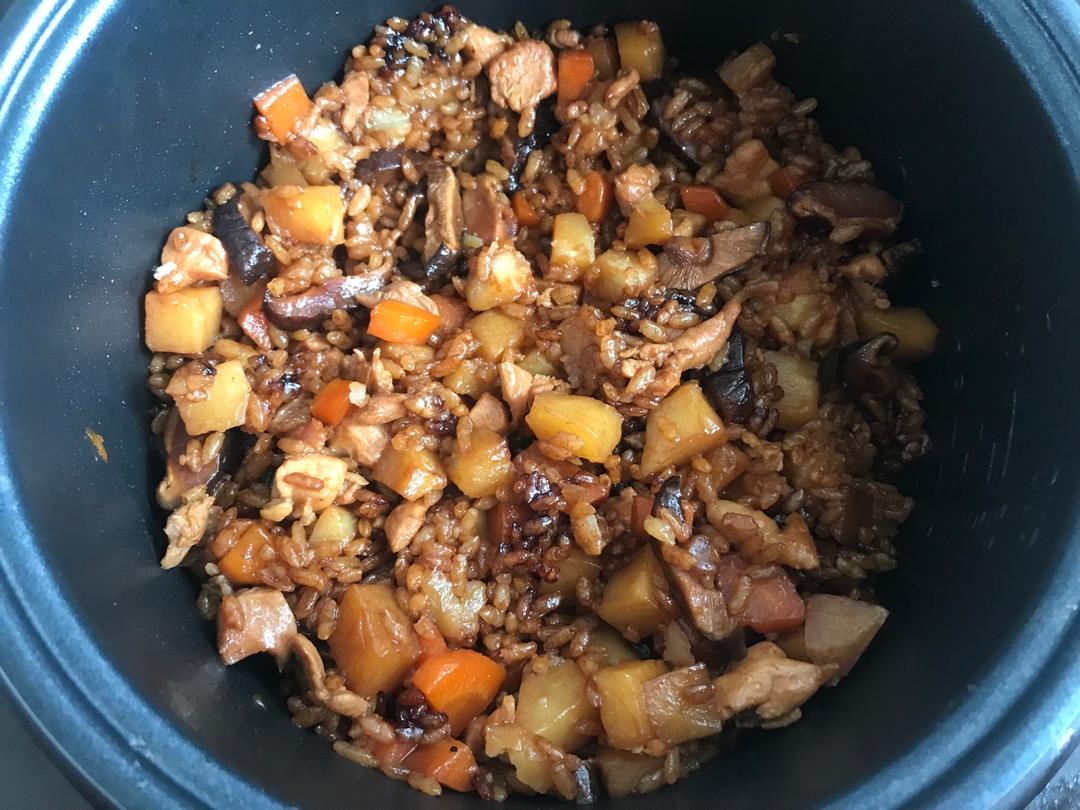 香菇鸡肉焖饭