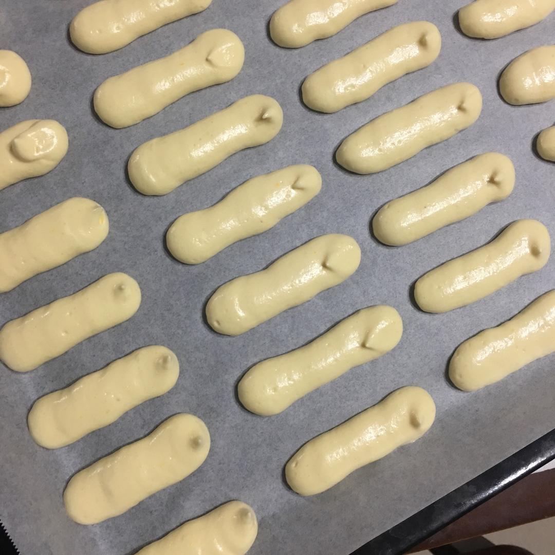 手指海绵饼干Biscuit à la cuillère