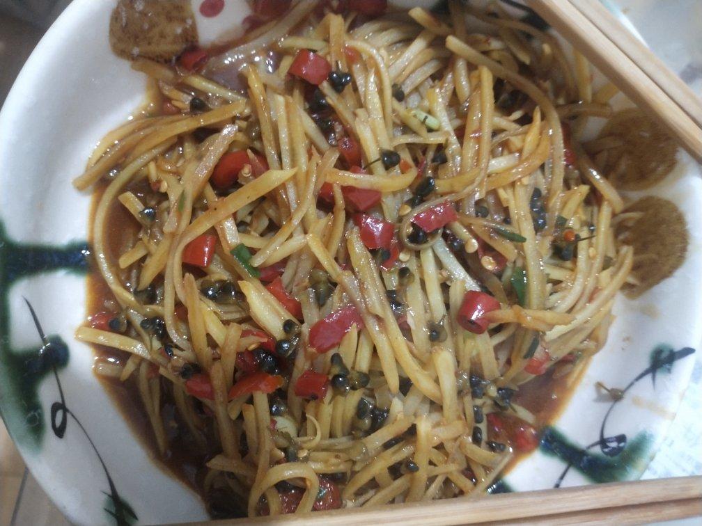 韭菜花炒土豆丝