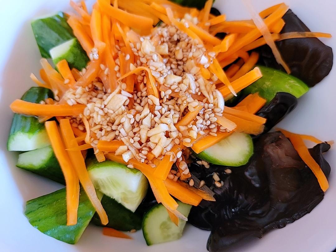 餐桌必备的小凉菜，简单易做，10分钟就能搞定