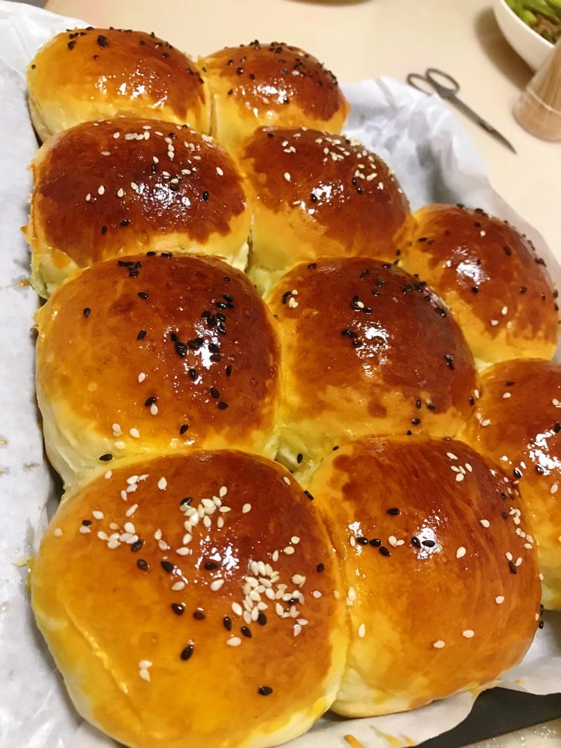 大人小孩都爱不释口的【蜂蜜牛奶小餐包】