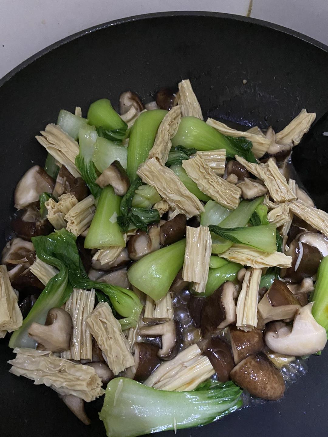 香菇油菜烧腐竹